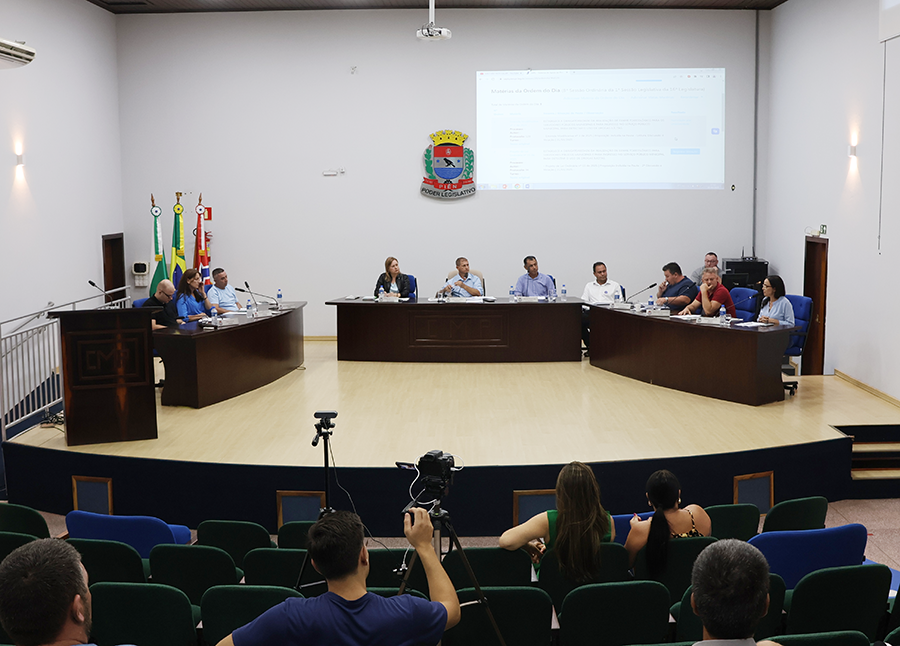 Primeira sessão de abril teve sete proposições em pauta