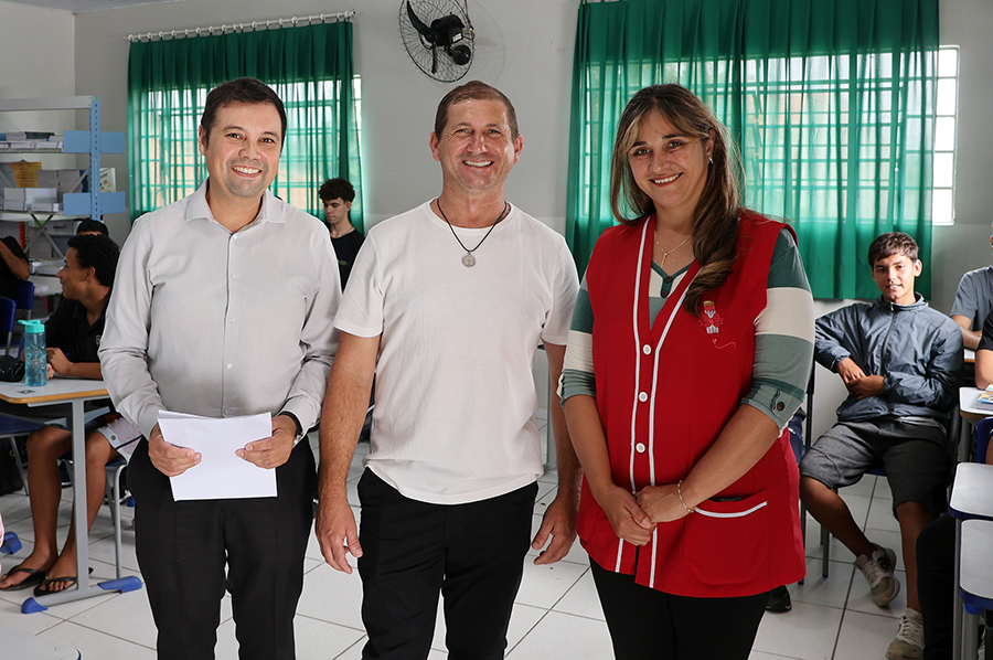 Representantes da Câmara de Piên palestram para alunos do Colégio Alfredo
