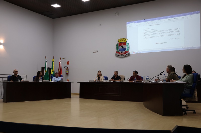 Vereadores se reuniram para mais uma sessão ordinária do Poder Legislativo